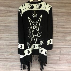 🛍closet closing🛍 unif rare taijitu fringe cardi